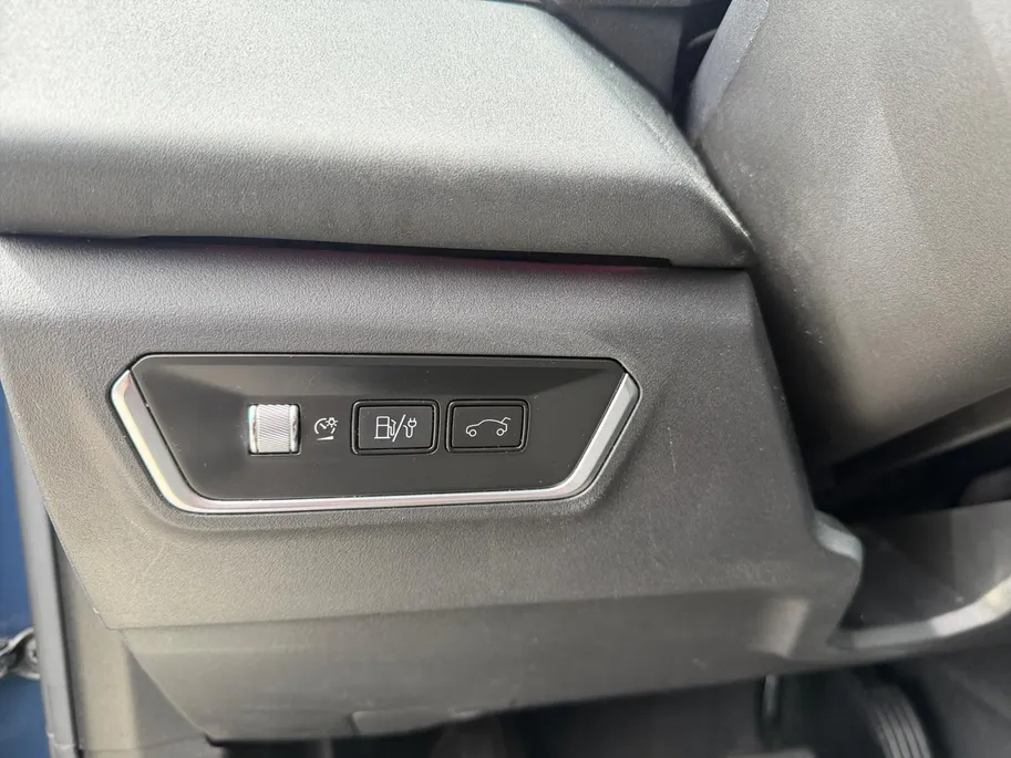 Lynk & Co 01 1.5 | Zeer netjes! | Panoramadak, LM Velgen, memory seat, TREKGEWICHT 1800KG!! | NU Rijklaarprijs! Incl.12 Maanden, APK, Onderhoudsbeurt etc! Premiumpakket gratis!