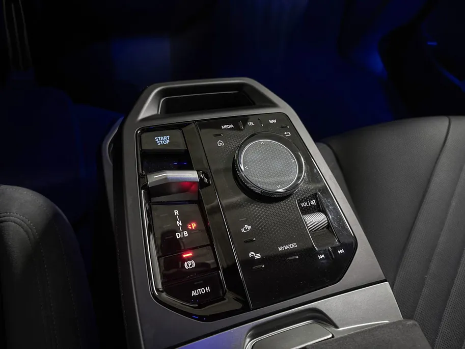 BMW iX xDrive60