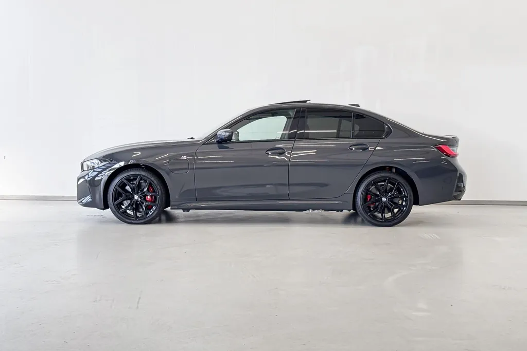 BMW 3 Serie Sedan 330e Innovation Pack M Sportpakket Pro