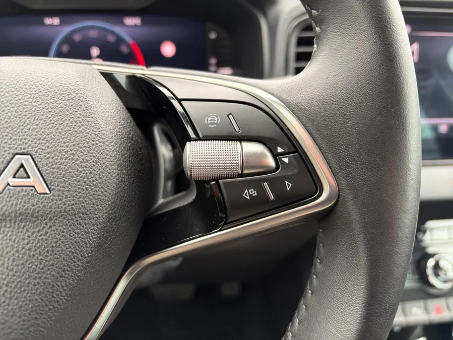 Škoda Karoq 1.5 TSI ACT Business Edition *Automaat*Navi via Carplay*Camera*Parkeersensoren*Climate Control*Keyless*Cruise Control*LM.Velgen*Zeer nette auto!