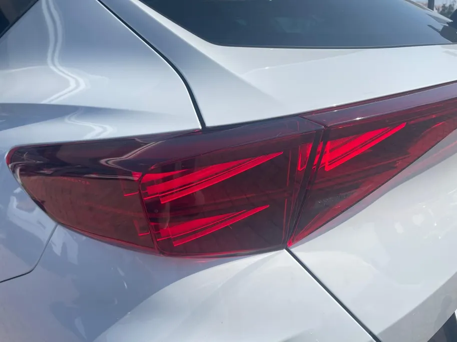CUPRA Formentor 1.5 TSI e-Hybrid Business *NIEUW*Navi+Camera*Schuif/kanteldak*Adapt Cruise Control*Winter Pack*Trekhaak*Elekt.achterklep*Vol opties!