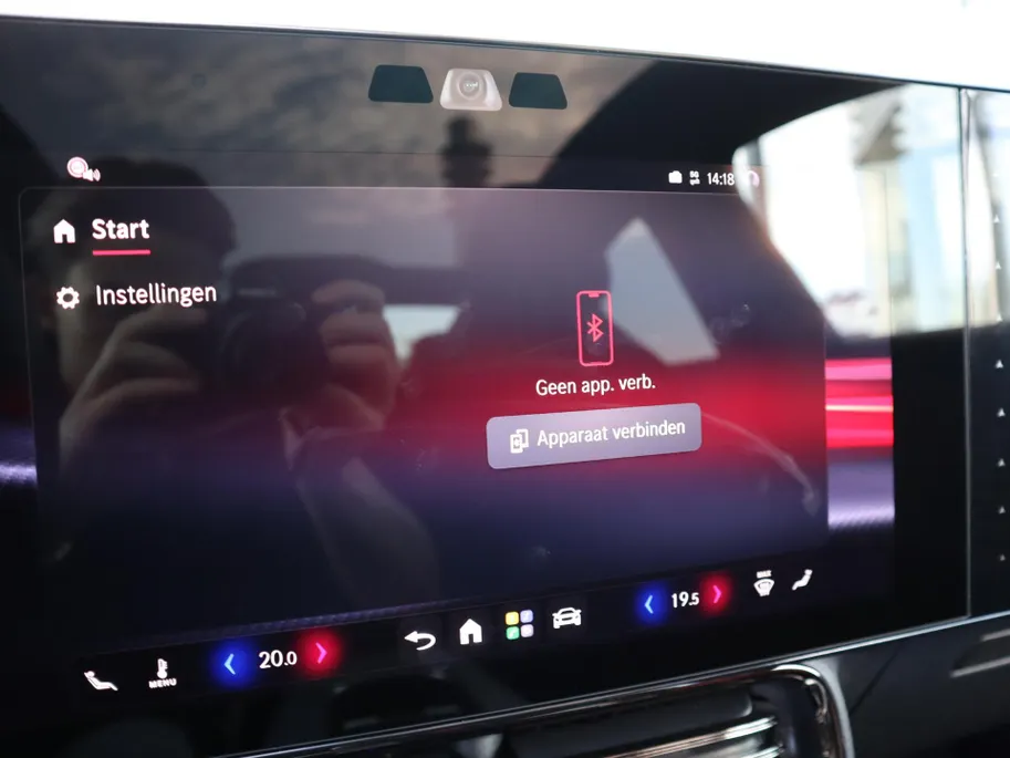 Mercedes-Benz CLA 180 Business Solution AMG l Trekhaak l Panoramadak l stoelverwarming