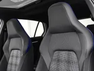 Volkswagen Golf 1.5 eHybrid 272pk DSG GTE · Panoramadak · 360 Camera · Head-Up Display · Matrix LED · Optiekpakket Zwart · Dodehoeksensor · Garantie t/m 10-11-2030 of 100.000km