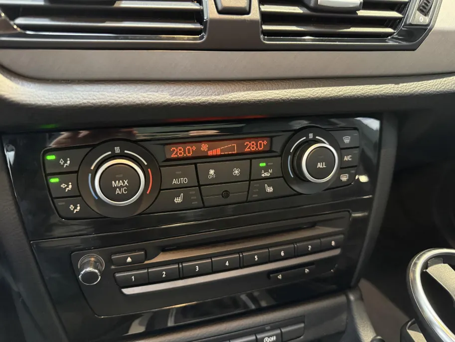 BMW X1 sDrive 20i 184PK Automaat Limited Series met M-Pakket en Panoramadak