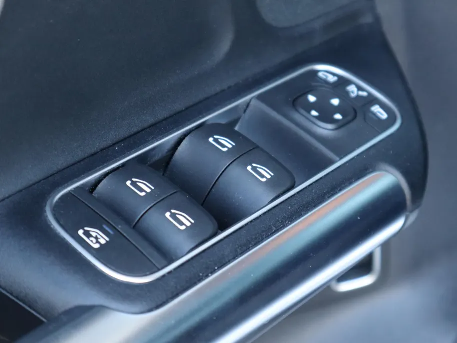 Mercedes-Benz GLA 250 e AMG Line l Keyless l Achteruitrij camera l Stoelverwarming l Memory