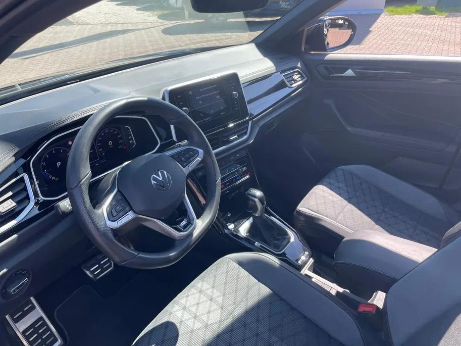 Volkswagen T-Roc 1.5 TSI R-Line Edition *Automaat*Navi via Carplay*Camera*Schuif/kanteldak*Climate Control*Adapt. Cruise Control*LM.Velgen*Zeer nette auto!
