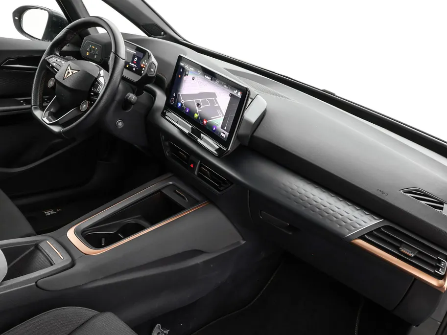 CUPRA Born Adrenaline 62 kWh 230pk · 95,6% · Camera · Apple/Android Car Play · Stuur- & Stoelverwarming · ACC · 19'Velgen · Keyless ·