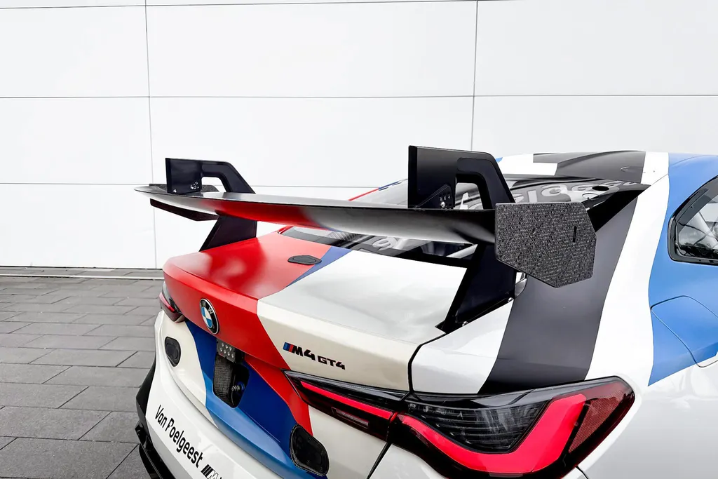 BMW M4 GT4 405kW