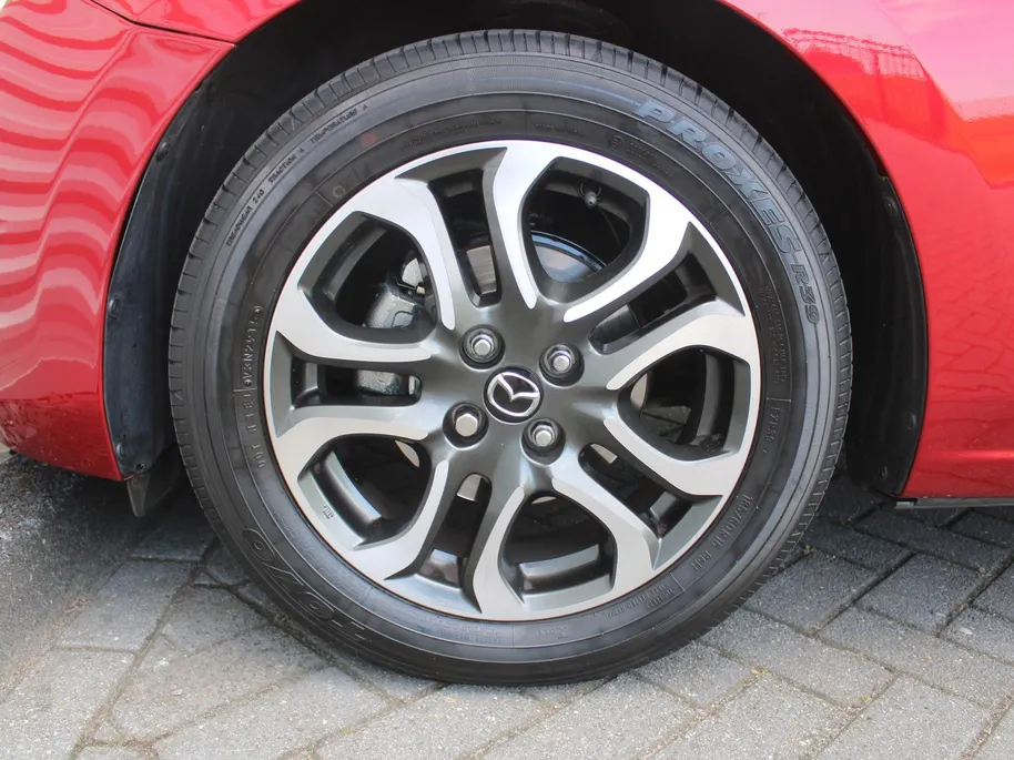 Mazda 2 1.5 Skyactiv-G GT-M | Stoelverwarming | Parkeersensor achter | 16' LM | Clima | Cruise | Navi | LED | Weinig km!! |
