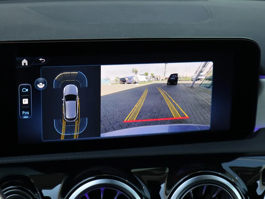Mercedes-Benz A-Klasse 180 Star Edition Luxury Line l Keyless l Achteruitrij camera l Stoelverwarming l Memory