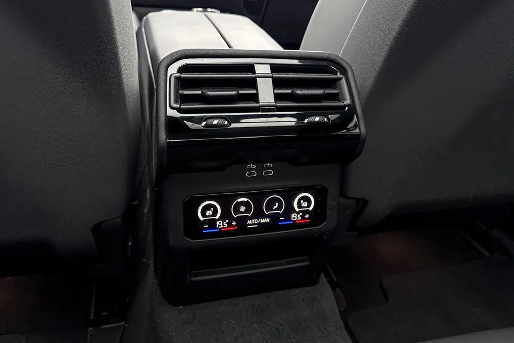 BMW 5 Serie Sedan 550e xDrive