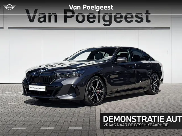 BMW i5 Sedan