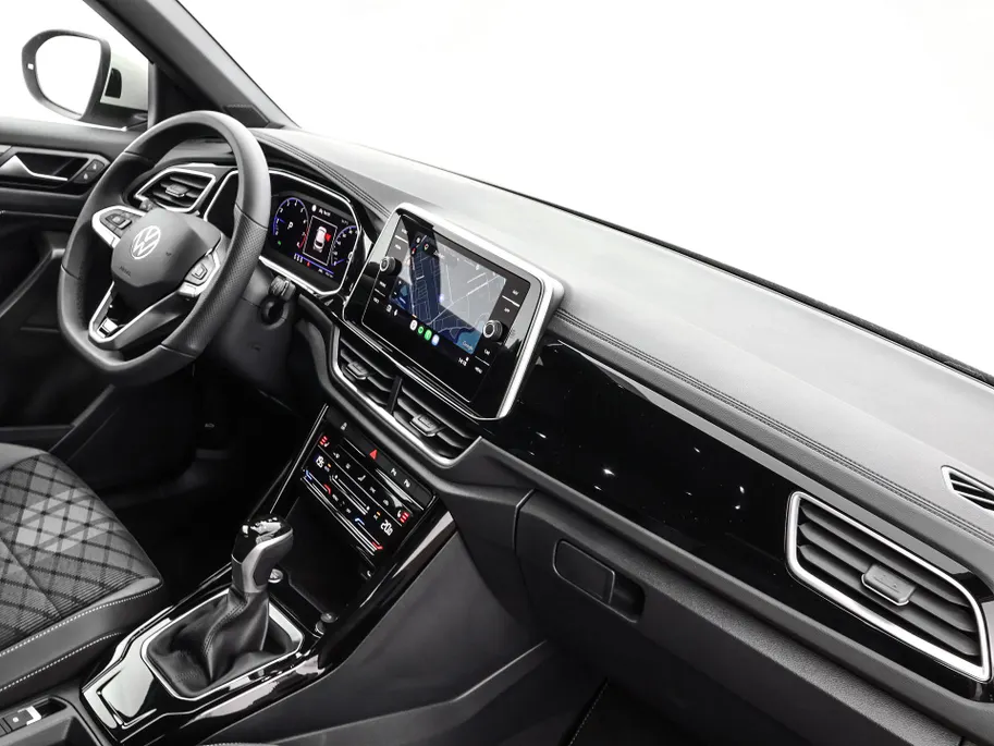 Volkswagen T-Roc 1.5 TSI 150pk DSG R-Line · Camera · Keyless · Dodehoeksensor · Stoelverwarming · ACC · Elek. Achterklep · 18'Velgen · Garantie t/m 19-02-2027