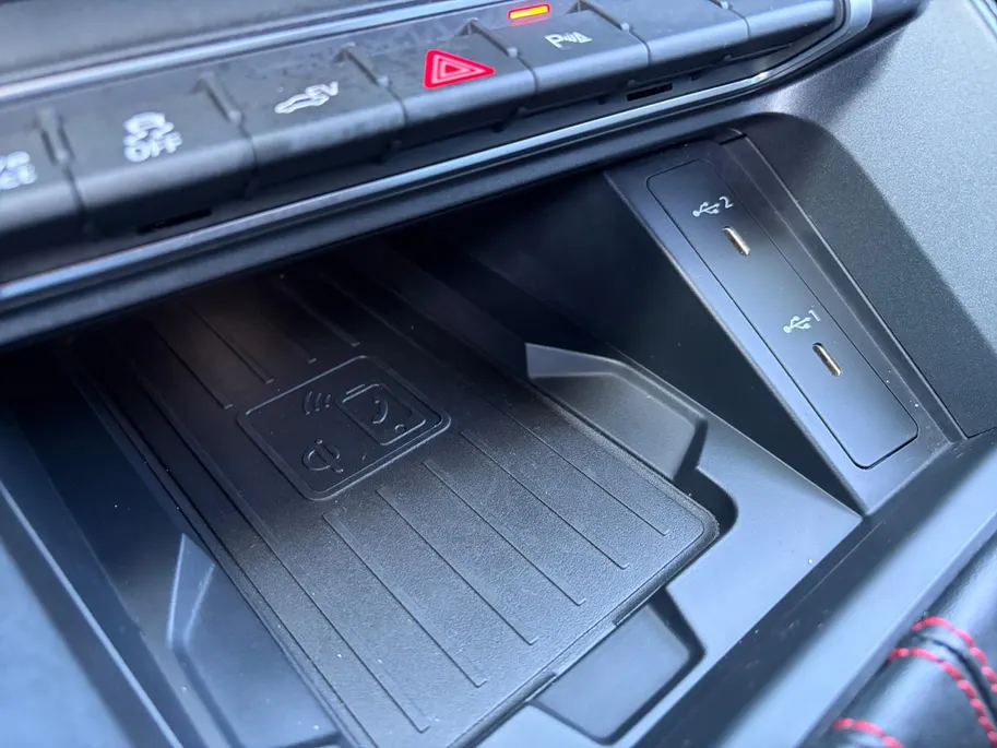 Audi Q3 45 TFSI e S edition *Automaat*Navi+360Camera*Climate Control*Virtual Cockpit*Sonos Audio*Elektrische achterklep*Zeer nette auto!