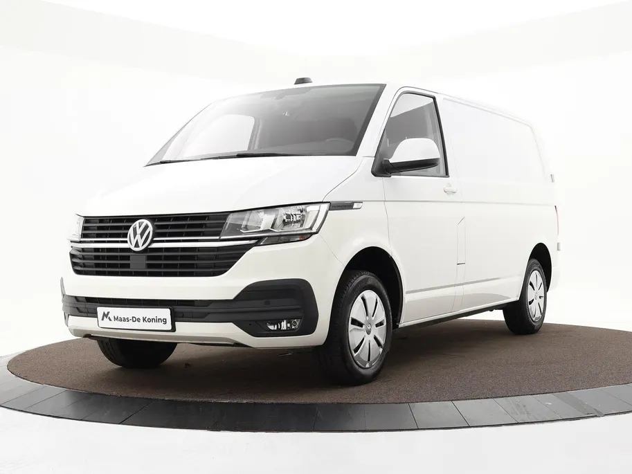 Volkswagen Bedrijfswagens Transporter 2.0 TDI 150pk DSG L1H1 28 · Apple/Android Car Play · Afneembare Trekhaak · Cruise Control · Airco · Navigatie · Parkeersensoren ·