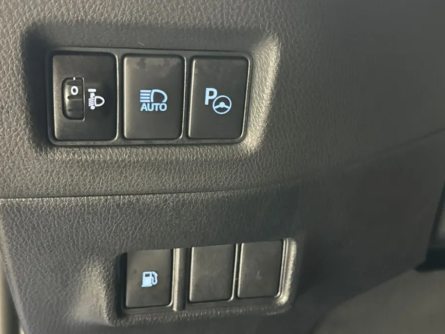 Toyota C-HR 1.8 Hybrid Dynamic Automaat | Navigatie | 18'' L.M. Velgen | Parkeercamera