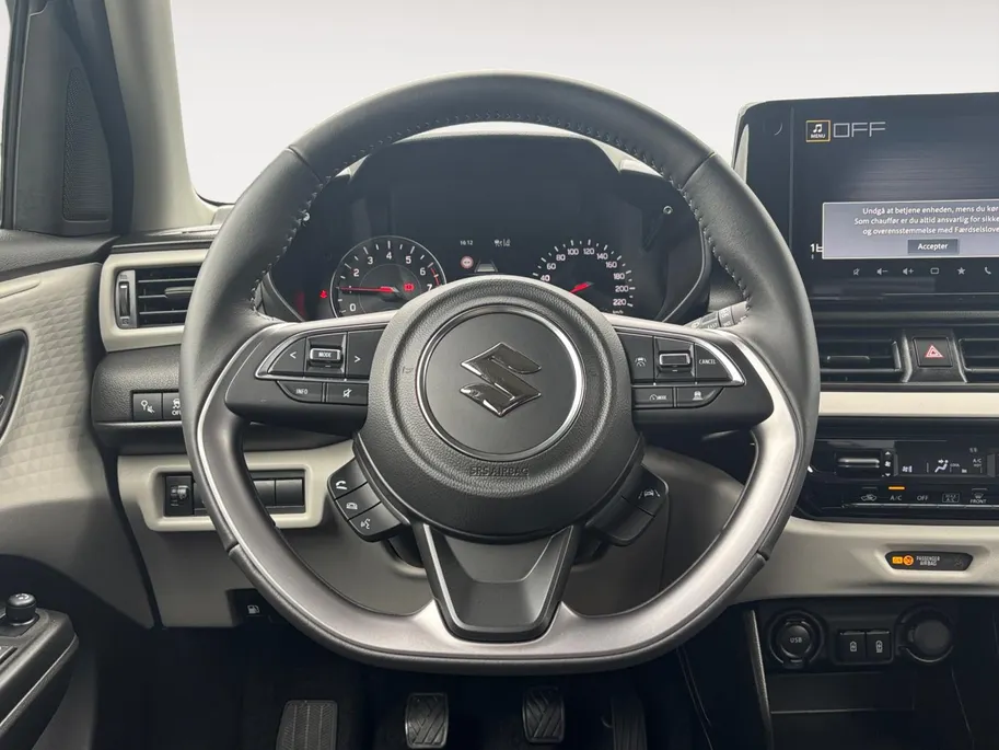 Suzuki Swift 1.2 Select Smart Hybrid | Achteruitrijcamera | Stoelverwarming | Apple/Android Carplay | Climate Control | Fabrieksgarantie! |