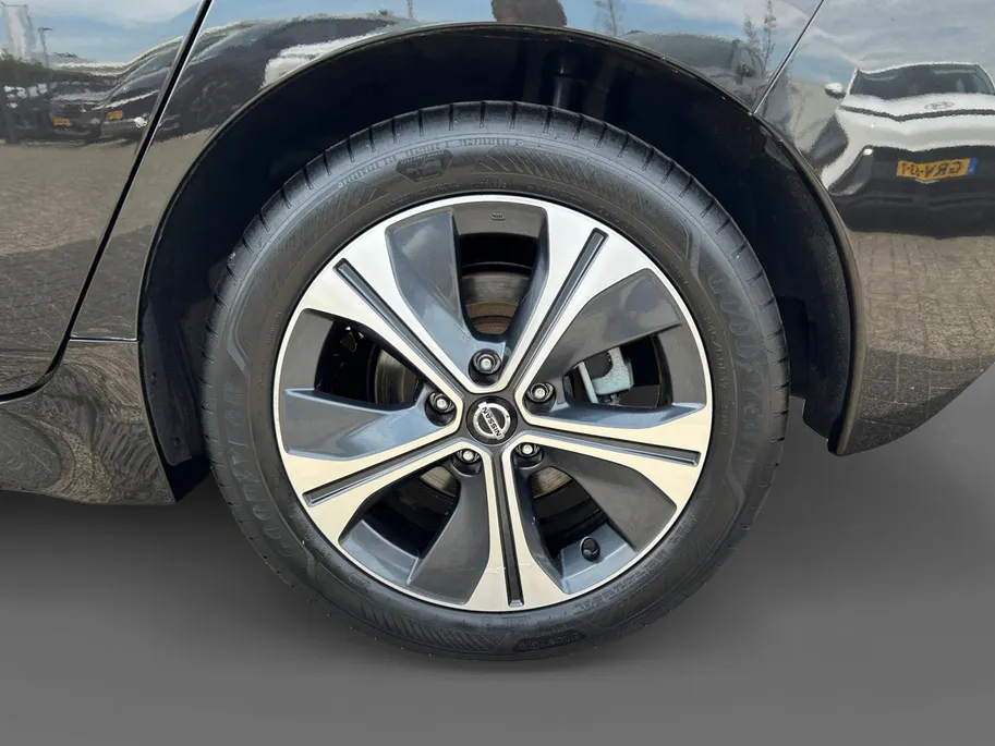 Nissan Leaf N-Connecta 40 kWh | SOH 99% | Stoel- stuurverwarming | 360 camera | Navi | Climate control