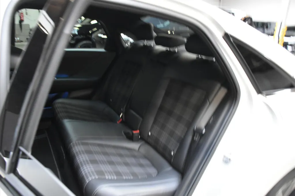 Hyundai IONIQ 6 77,4 kWh 325pk AWD First Edition I SOH 100% I Afn. trekhaak