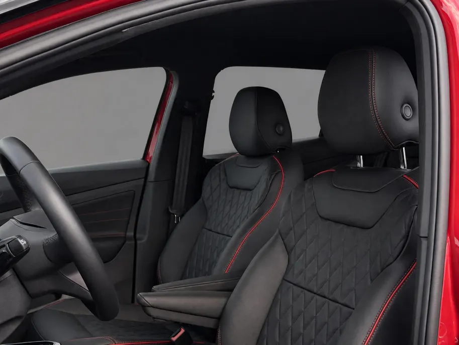 Volkswagen ID.4 Limited Edition 58 kWh accu 190 PK · Achteruitrijcamera · Draadloze telefoonlader · Sfeerverlichting · All- Season banden ·  Lederen bekleding 'Diamond stitching'
