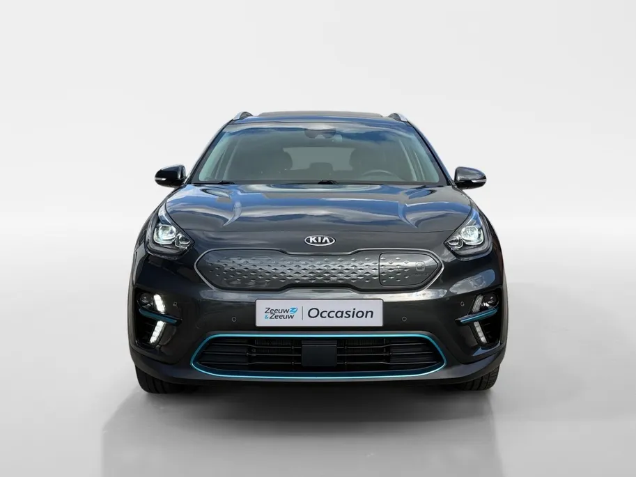 Kia e-Niro ExecutiveLine 64 kWh | Warmtepomp | Memory seats | Stoelverwarming- en ventilatie | JBL audio-installatie | Glazen schuif-/kanteldak | Dodehoekassistentie | Parkeersensoren voor- en achter | Apple/Android Carplay