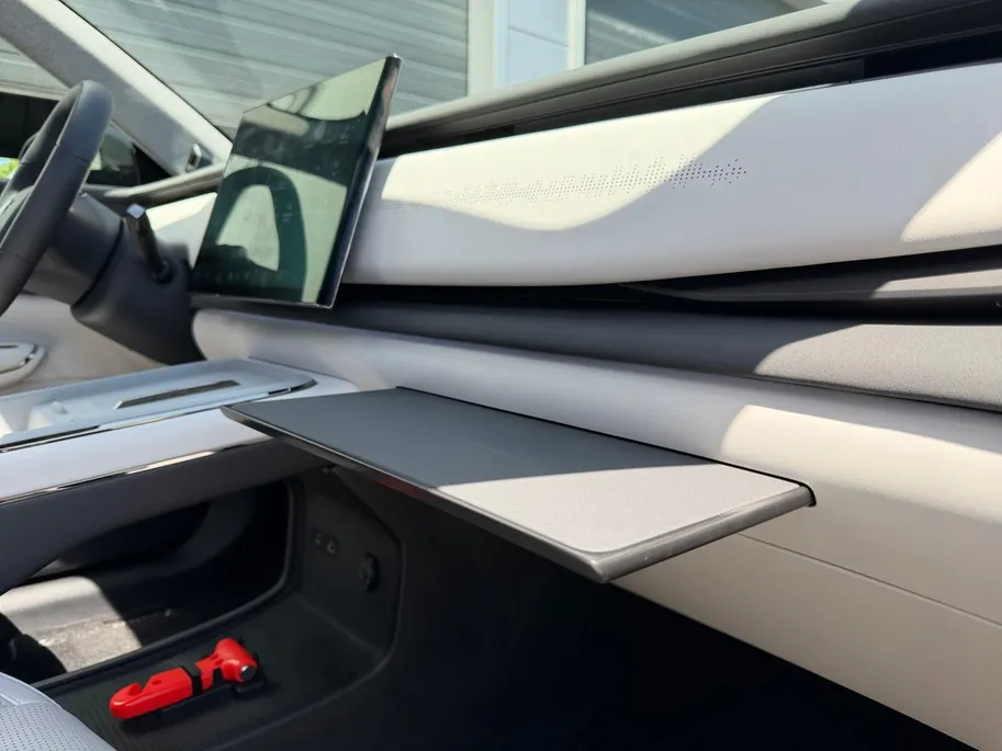 Voyah Courage Business Edition 80 kWh | Demo | Zeer compleet | 476 km range | Open dak | Stoel koeling & verwarming & memory |