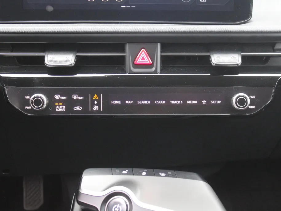 Kia EV6 Air 84 kWh | Stuur-/stoelverwarming | Camera | Cruise adapt. | Telefoonlader | Clima | Navi | 19' LM | LED | Apple Carplay/Android Auto |