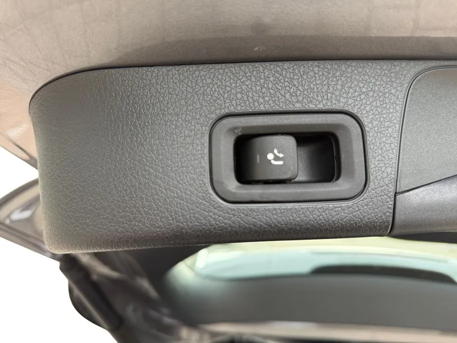 Mercedes-Benz GLB 200 Premium | ELEKTR. TREKHAAK | ELEKTR. KOFFERKLEP | STOELVERWARMING | PDC | APPLE CARPLAY / ANDROID AUTO | 1 JAAR GARANTIE