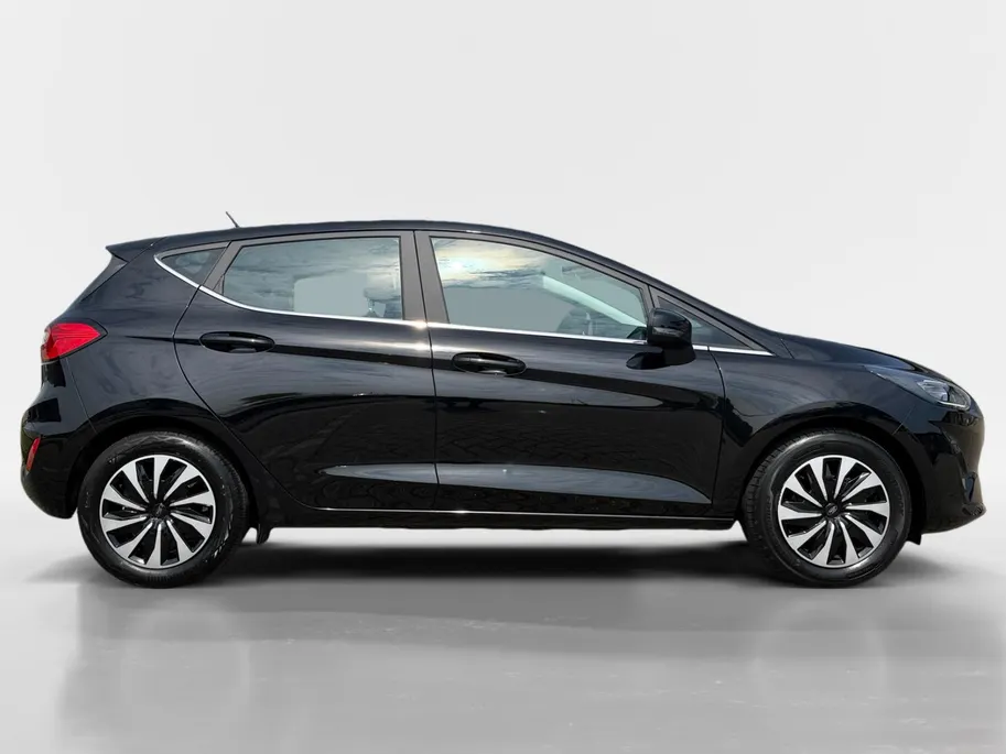 Ford Fiesta 1.0 EcoBoost Hybrid Titanium | Dealer onderhouden | NL auto | Winter pack | Parkeersensor achter | Navigatie via carplay | Apple carplay & Android auto | Cruise control | Bovag garantie |