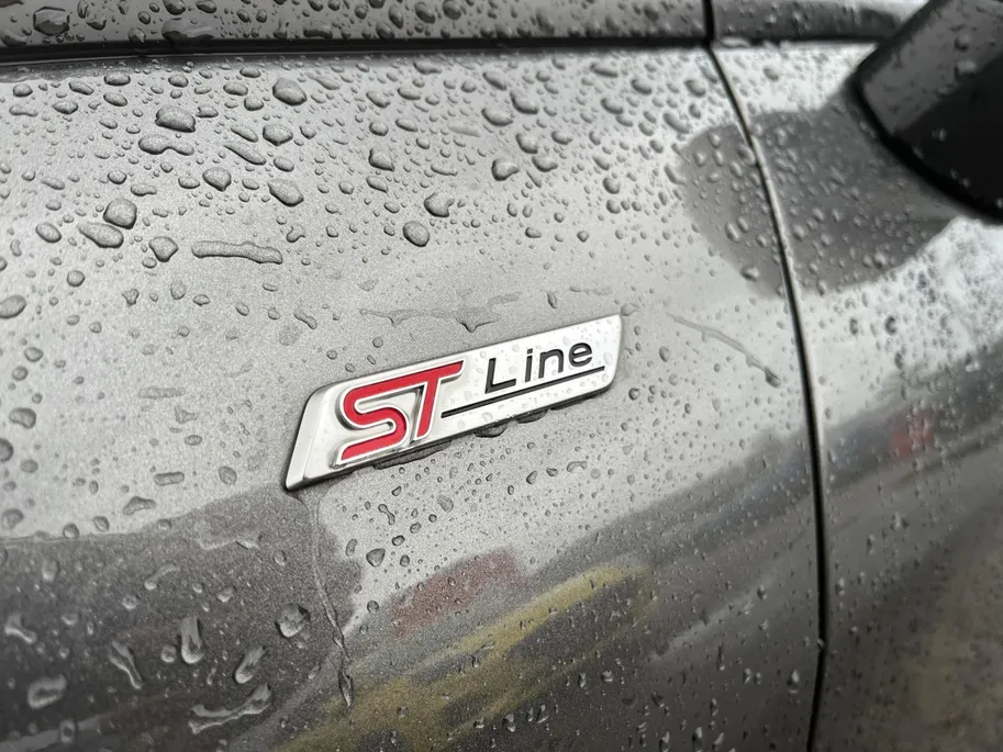 Ford Fiesta 1.0 EcoBoost ST-Line |Apple Carplay/Android Auto|lichtmetalen velgen 17'| Spoiler| Voorruitverwarming|12 maanden Bovag garantie|