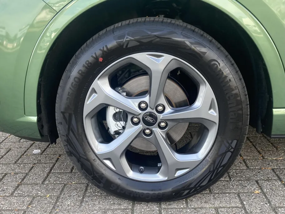 Ford Kuga 2.5 PHEV ST-Line 243 pk Driver Assistance Pack - Reservewiel - Elektrisch wegklapbare trekhaak **NIEUW UIT VOORRAAD LEVERBAAR**