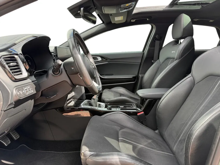 Kia ProCeed 1.5 T-GDi GT-Line 1e Eigenaar | Dealer onderhouden | Open dak | Stoel & Stuur verwarming | Navigatie | Apple CarPlay & Android Auto | Fabrieksgarantie | NAP