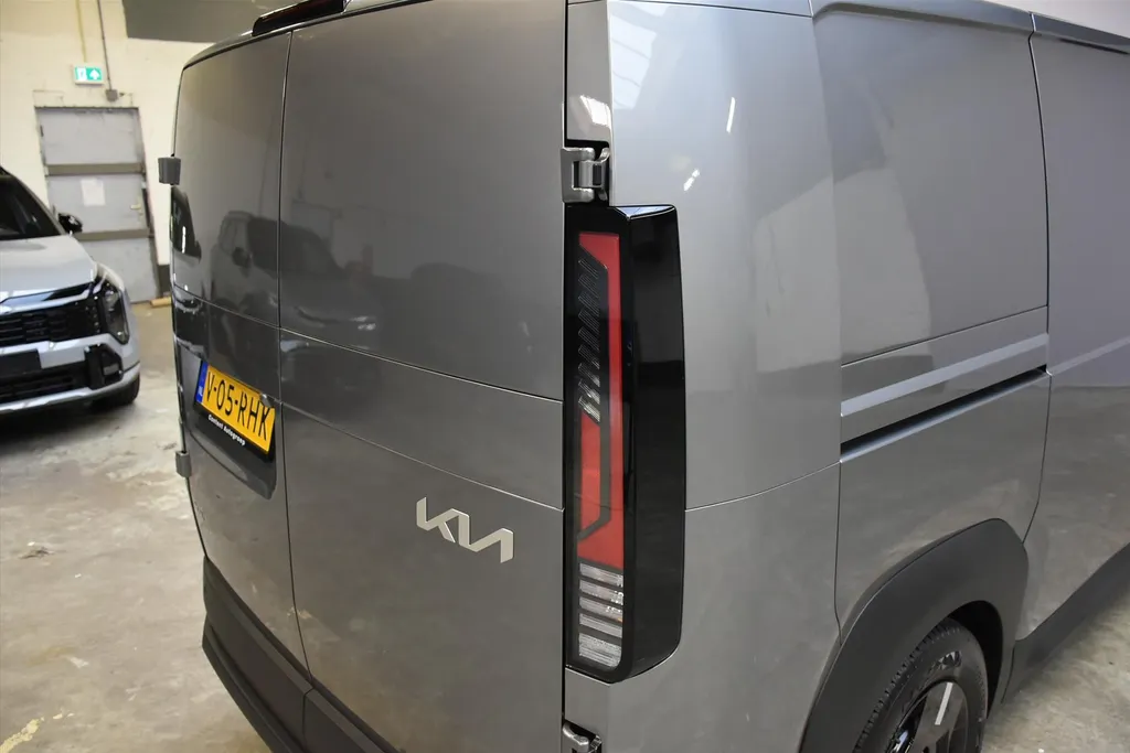 Kia PV5 Cargo GB 71,2 kWh 163pk L2H1 Elite