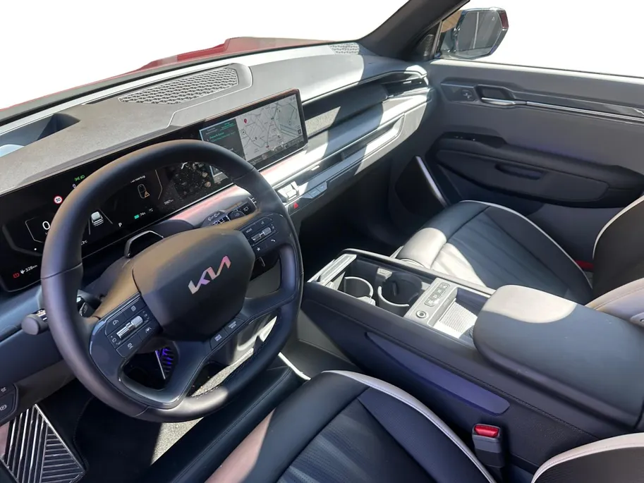 Kia EV9 GT-line AWD 99,8 kwh 7 zits | 385 PK | Geventileerde/verwarmde stoelen | Wireless Carplay & Android auto | 2.500 kg trekgewicht | Meridian | Fabrieksgarantie t/m 19-6-2033 +3x 1 jaar*  | NAP
