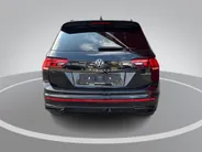 Volkswagen Tiguan 1.4 TSI 245pk DSG eHybrid R-Line Business · Camera · Stuur- & Stoelverwarming · Dodehoeksensor · Parkeer Assistent · Elek. Achterklep · 19'Velgen ·
