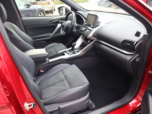 Mitsubishi Eclipse Cross 2.4 PHEV Executive AdaptiveCruise | Apple/AndroidAuto | AllSeasons