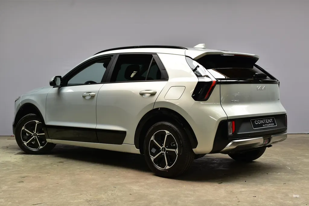 Kia Niro 1.6 GDi Hybrid 138pk DCT6 DynamicLine Snel leverbaar!