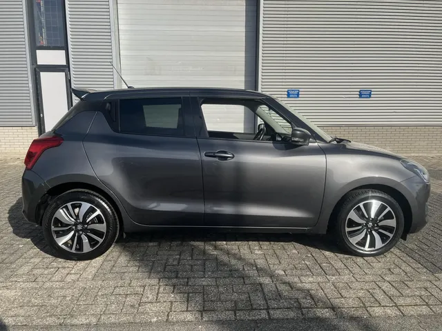 Suzuki Swift 1.0 Stijl Smart Hybrid 1e eigenaar| Dealer onderhouden| Meest Luxe uitvoering| Fabrieksgarantie tot 2028