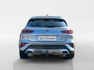 Kia XCeed 1.5 T-GDI MHEV DynamicPlusLine Automaat | 1e Eigenaar | Dealer Onderhouden | Camera | Stoel- & Stuurverwarming | Trekhaak | 2-Zone Climate Control | Navigatie | Fabrieksgarantie t/m 2-4-2028 +3x 1 jaar* | NAP