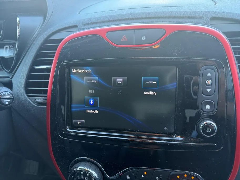 Renault Captur 1.2 TCe Xmod | Automaat | Cruise Control | Achteruitrijcamera | Stoelverwarming | Bluetooth | Climate control | Navigatie | 12 maanden garantie! |