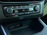 SEAT Arona 1.0EcoTSI 95PK FR · Apple/Android Car Play · Parkeersensoren · Cruise control · Garantie t/m 09-04-2025