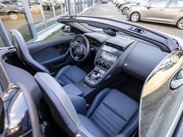 Jaguar F-TYPE P575 AWD R 75