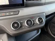 Renault Master E-Tech T35 L2H2 Advance Long Range 87 kWh Automaat | DEMO | Trekhaak | RVS Side & Backbar | Laadruimte Betimmering | Navi | Camera | Apple CarPlay/Android Auto | Full LED | Climate Control | Parkeersensoren |