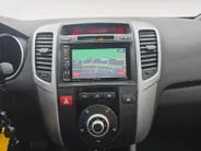 Kia Venga 1.6 CVVT X-tra | Automaat! | Trekhaak | Navigatie | Cruise Control | Airco | Parkeersensoren achter | 12 maanden garantie!