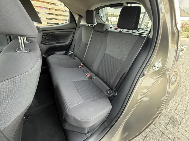Toyota Yaris 1.5 Hybrid Dynamic | Keyless | Stoelverwarming | Adapt. Cruise