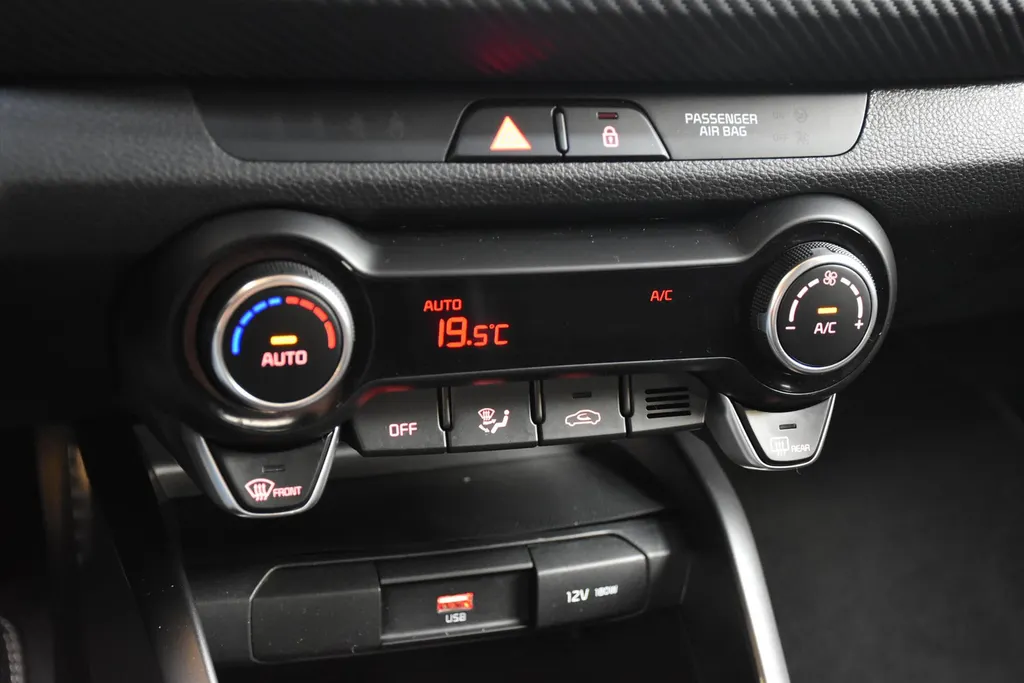Kia Stonic 1.0 T-GDi MHEV 100pk GT-Line Stoel/Stuurverwarming