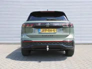 Volkswagen Tiguan 1.5 eHybrid R-Line Edition | Elek. trekhaak | Schuifdak | Stuur-/stoelverwarming + massage | Camera | 20' LM | HUD | LED | Dodehoek detectie | Nieuwstaat | BTW auto |