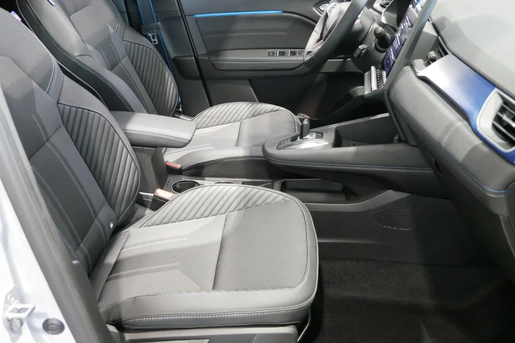 Renault Captur 1.8 E-Tech full hybrid 160 esprit Alpine | Profiteer nu van €3.000,- Zeeuw & Zeeuw voorraadkorting |Elec. Schuif/kantel dak | Harman Kardon geluidinstallatie | Uit voorraad leverbaar op = op