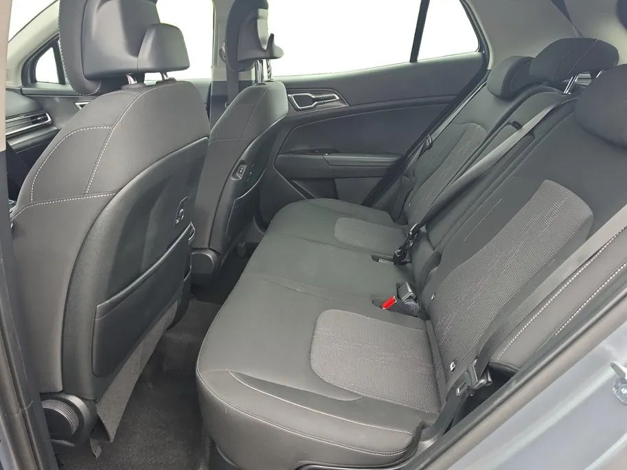 Kia Sportage 1.6 T-GDi Hybrid DynamicLine | Parkeersensoren v + a | Full map navigatie | Parkeercamera | Adaptieve cruise control