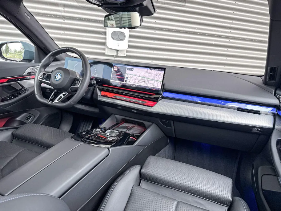 BMW i5 Touring eDrive40 84 kWh